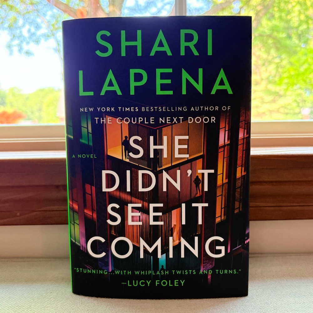🩷 SALE! She Didn’t See It Coming by Shari Lapena Hardcover 🩷
